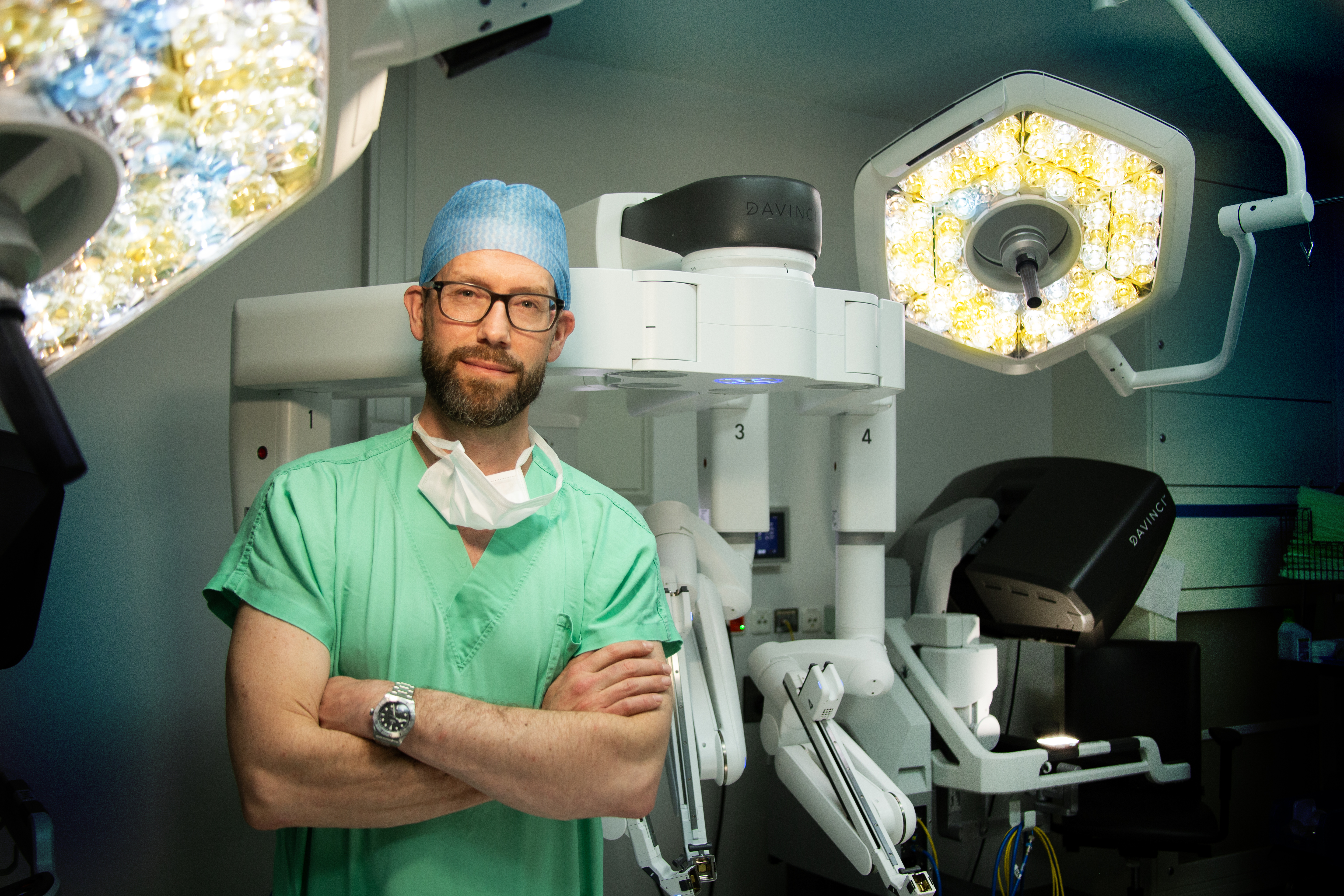 Dr. Henning bei der roboterassistierten Chirurgie