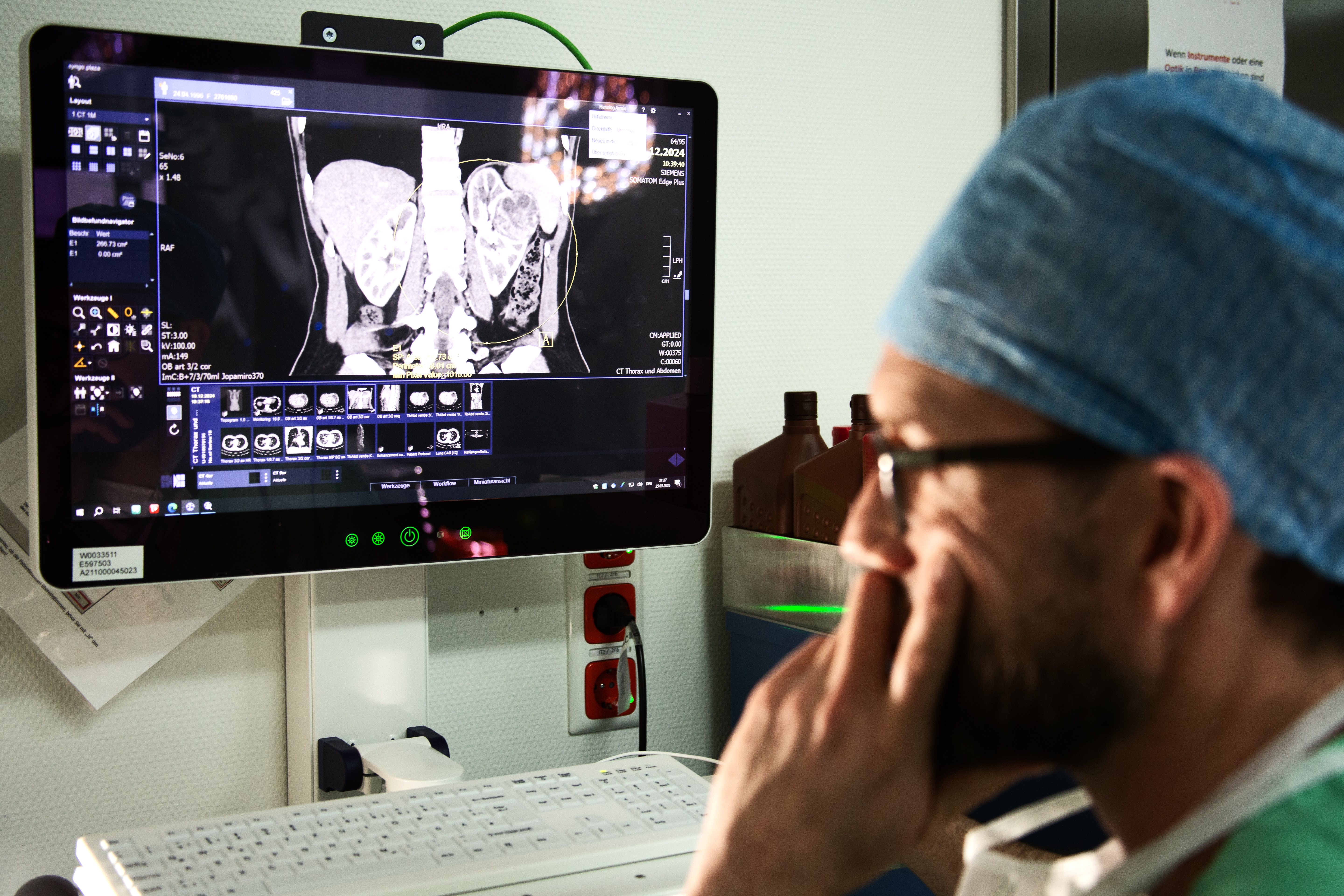 Dr. Henning bei der Prostatakrebs-Früherkennung